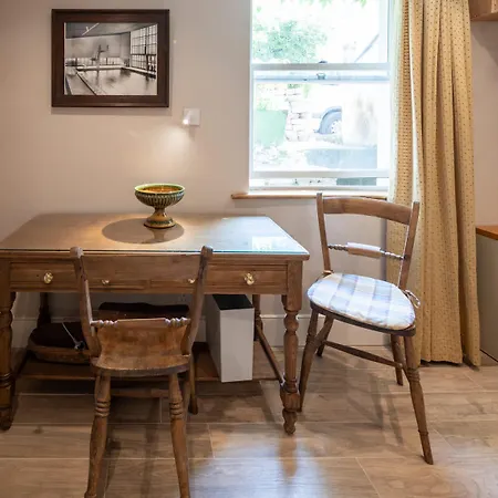 Chic Redland - Great Location - Free Wifi אורחן *